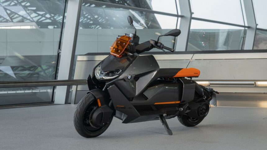 BMW CE 04