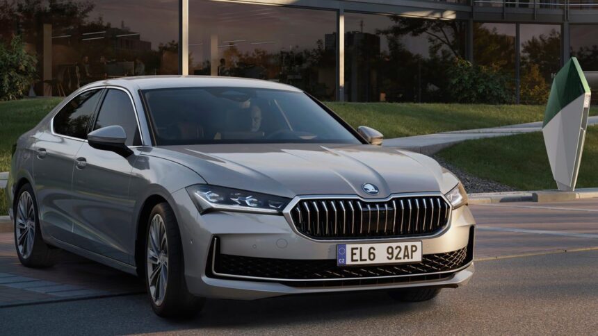SKODA Superb 2025
